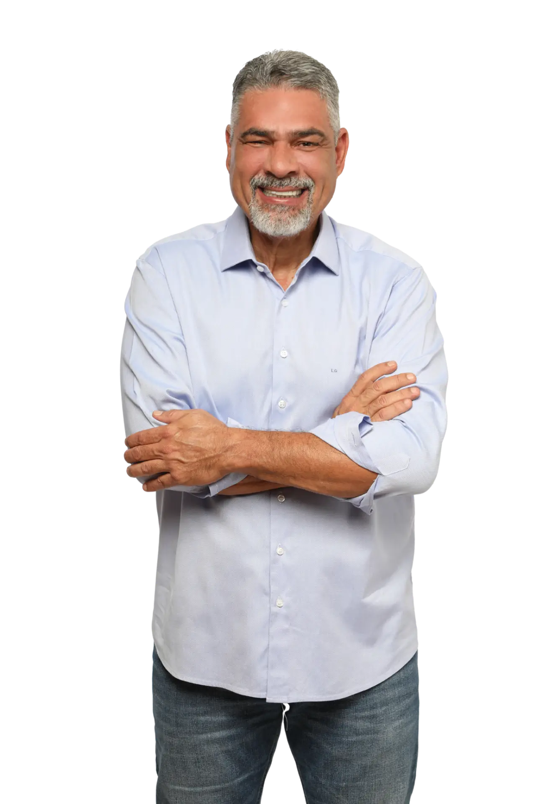 Luciano Guerreiro de braços cruzados